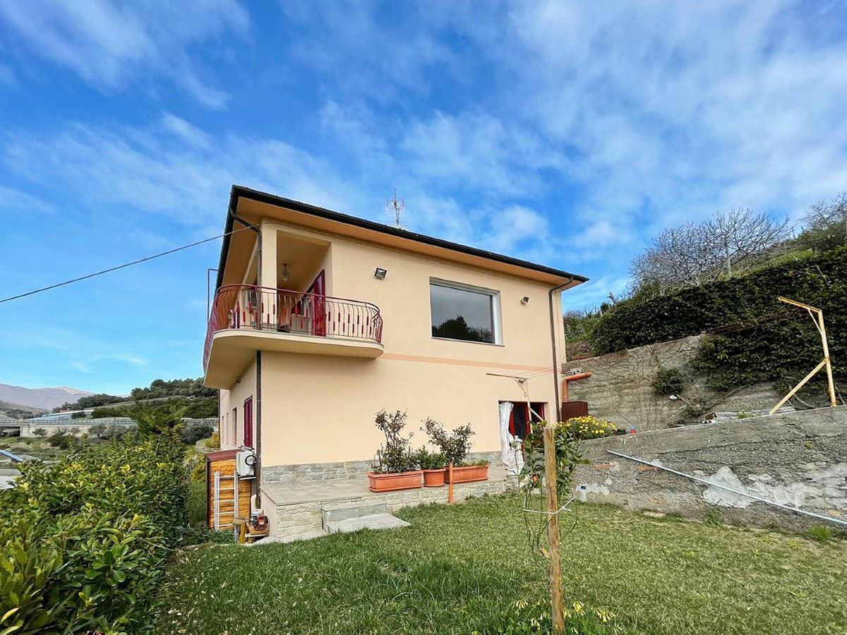 San Lorenzo al Mare Ref 4808 » Casa Travella